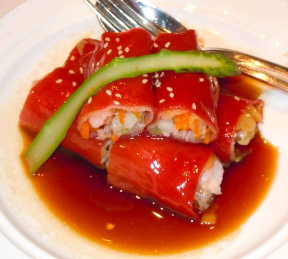 Shang Palace, Dim sum, Crepes de riz rouge aux crevettes. Photo: M. Kemp 