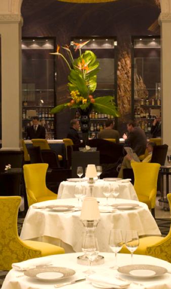 Dining room at Gordon Ramsay au Trianon. Publicity photo.