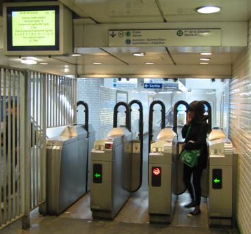 Monitor notes free entry during a Métro strike. Photo: parfonium