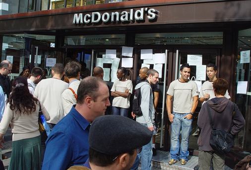 McDonald's closed for labor strike. Photo: telemax