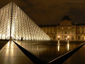 louvre at night