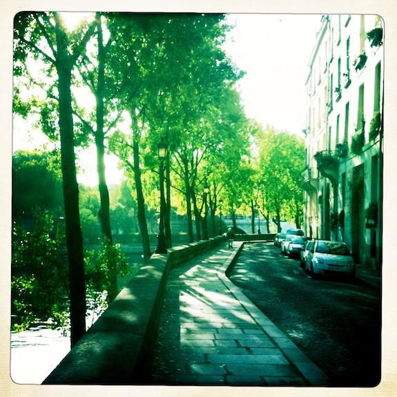 Quai d'Anjou on Ille St-Louis in Paris. ©Clay McLachlan ©claypix 2011