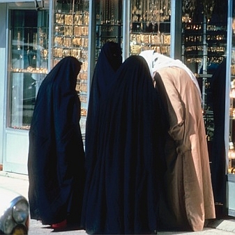 France’s Muslim Question | Bonjour Paris