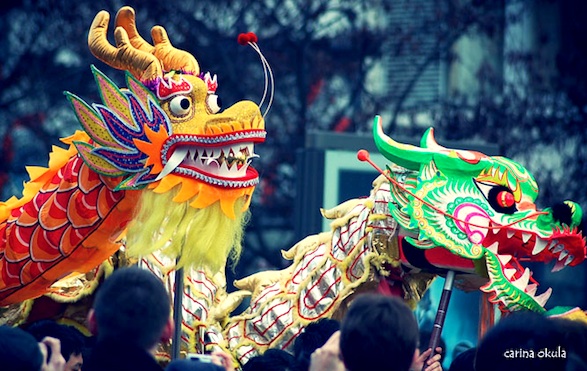 Dragon & Lion Dance at Chinese New Year parade Paris photos ©Carina Okula