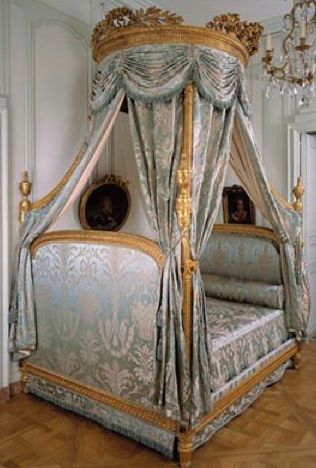 Polish bed by Georges Jacob at Cognacq-Jay Museum. Photo: Mairie de Paris