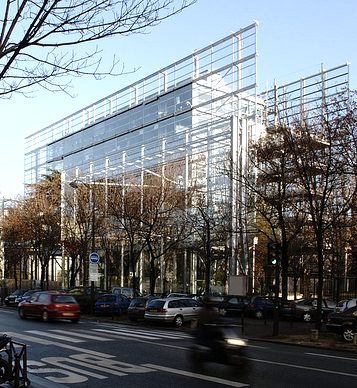 Fondation Cartier museum in Montparnasse. Publicity photo.